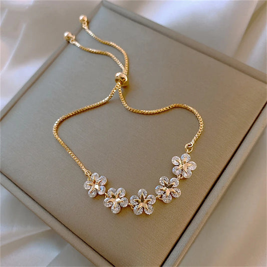 Elegant Korean Flower Bracelet with Inlaid Rhinestones Gold-Tone Jewelry for Women